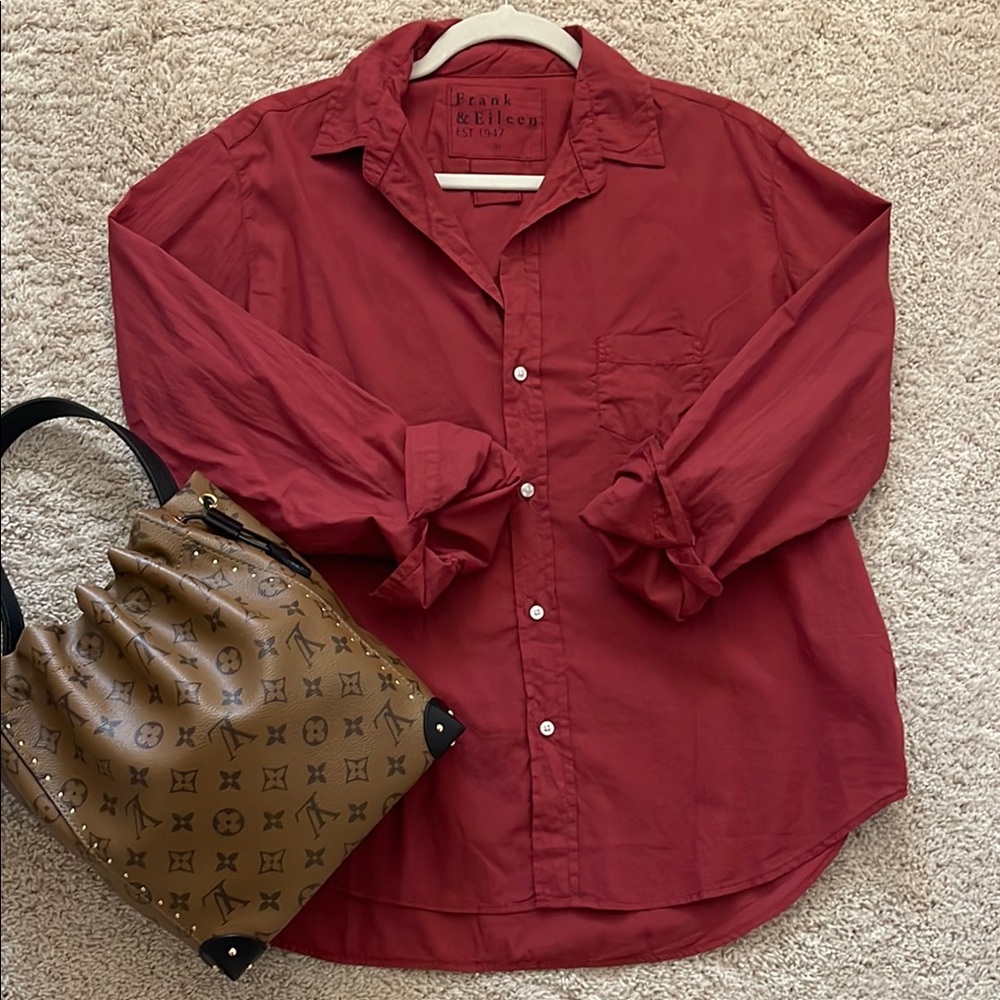 Frank & Eileen Light Button Up NWOT
